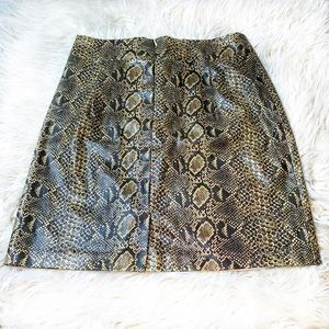 Women’s Python Look Real Comfort Mini Skirt Size 8